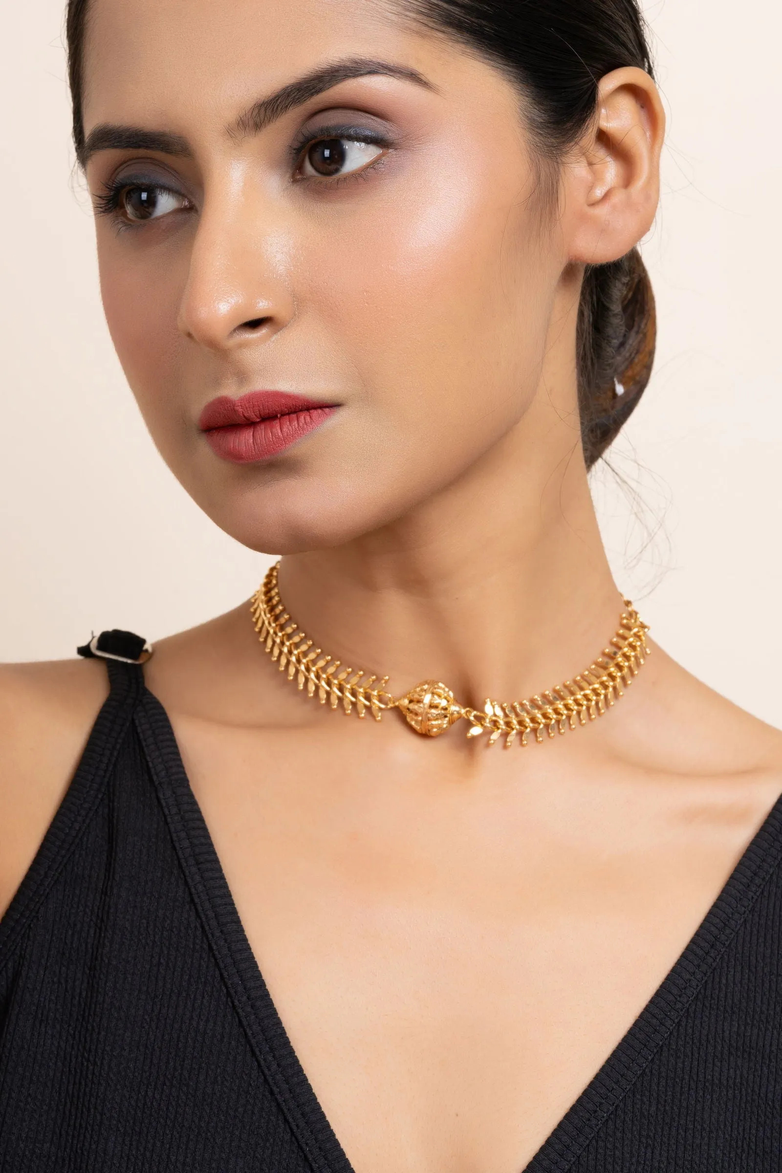 Gold Plated Fish Bone Choker Necklace with Unique Focal Bead - Exquisite Jewelry